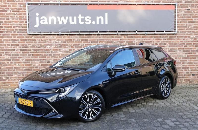 Zwart Occasion 2021 Toyota Corolla Style Stationwagen | € 25.950 (Iets duurder) - Afbeelding 1/3