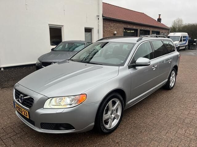 Grijs (metallic) Occasion 2013 Volvo V70 Summum Stationwagen | € 14.495 (Iets duurder) - Afbeelding 1/4