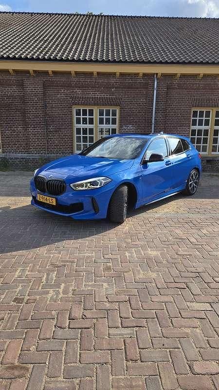 Blauw Gebruikt 2022 BMW 128 M Sport Sedan | € 37.000 - Afbeelding 1/4