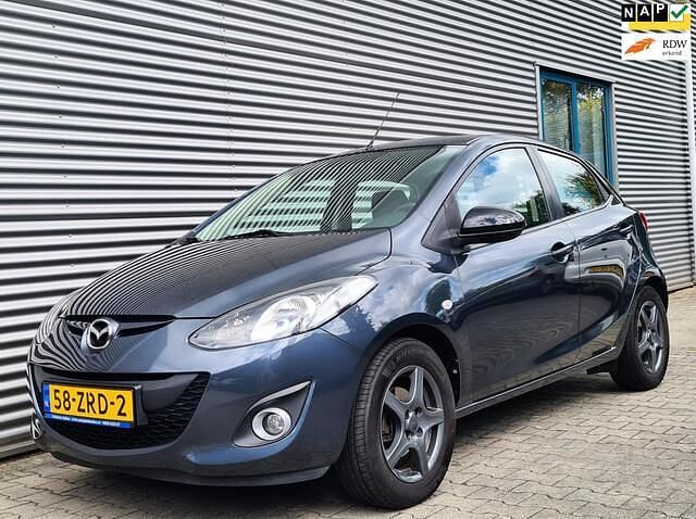 Grijs Gebruikt 2013 Mazda 2 Hatchback | € 4.495 (Eerlijke prijs) - Afbeelding 1/4