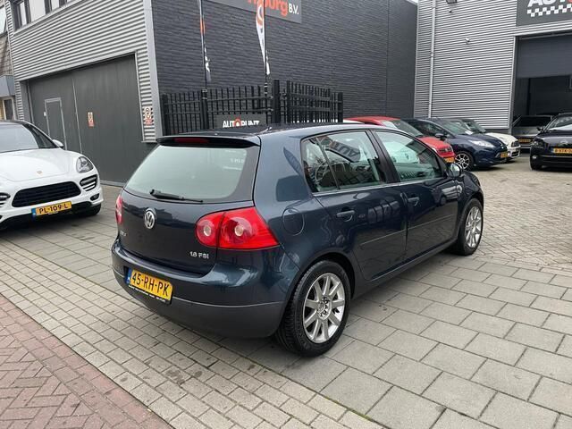 Occasion VW Golf IV 116 PK (85 kW) 2005 Blauw, metallic lak Hatchback