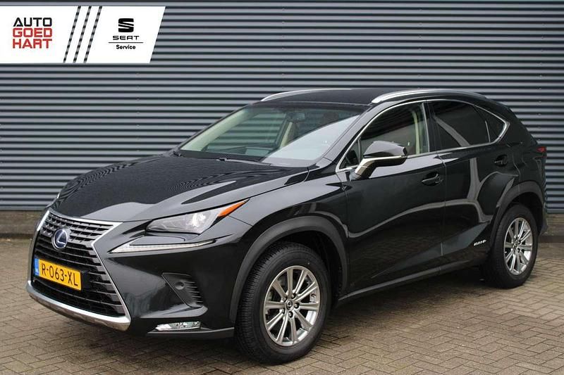 Zwart Occasion 2018 Lexus NX300h Luxury Line SUV | € 29.845 (Goede deal) - Afbeelding 1/4