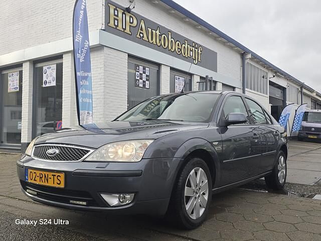 Occasion Ford Mondeo Futura 125 PK (91 kW) 2005 Grijs Hatchback