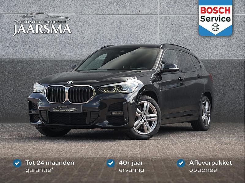 Zwart Gebruikt 2021 BMW X1 Comfort Edition SUV | € 29.900 (Eerlijke prijs) - Afbeelding 1/4