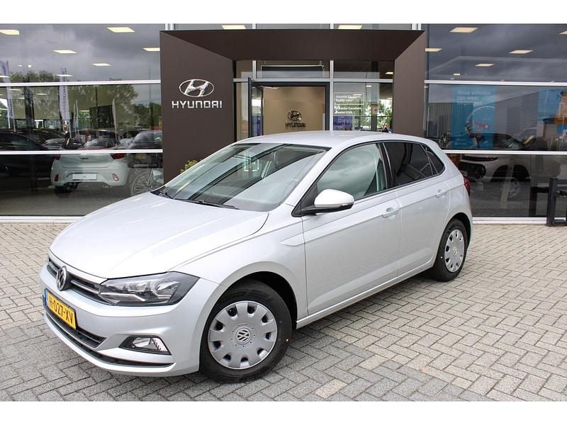 Grijs Gebruikt 2020 VW Polo Comfortline Hatchback | € 13.650 (Goede deal) - Afbeelding 1/4