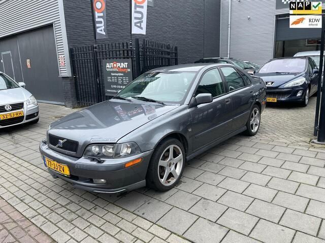 Grijs Gebruikt 2002 Volvo S40 Sedan | € 999 (Eerlijke prijs) - Afbeelding 1/4