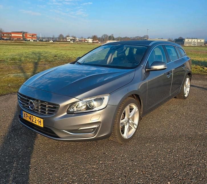 Occasion 2016 Volvo V60 Stationwagen | € 10.800 (Goede deal) - Afbeelding 1/4