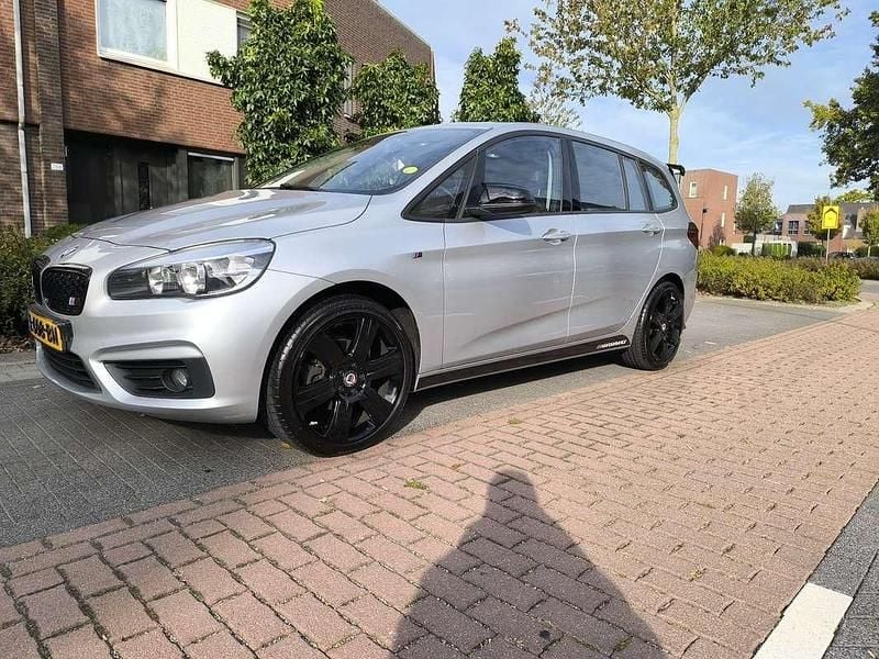Grijs Gebruikt 2016 BMW 216 Gran Tourer MPV | € 8.750 (Eerlijke prijs) - Afbeelding 1/4