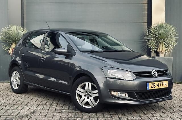 Grijs Occasion 2013 VW Polo Comfortline Hatchback | € 6.450 (Eerlijke prijs) - Afbeelding 1/4