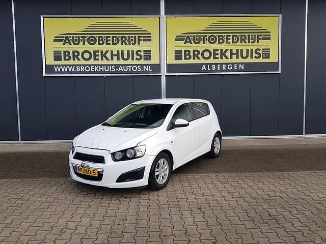 Wit Gebruikt 2012 Chevrolet Aveo LT Hatchback | € 2.450 (Super prijs) - Afbeelding 1/4