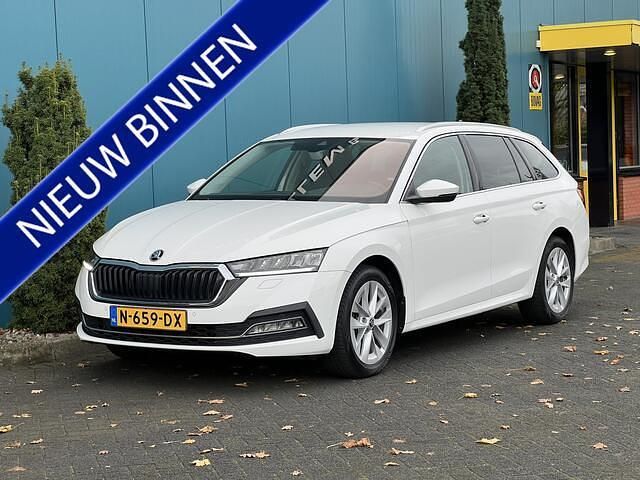 Wit Occasion 2021 Skoda Octavia Business Line Stationwagen | € 18.450 (Eerlijke prijs) - Afbeelding 1/4