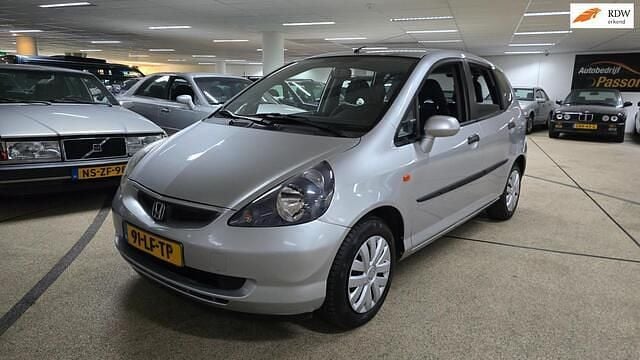 Grijs Occasion 2002 Honda Jazz LS Hatchback | € 4.450 (Eerlijke prijs) - Afbeelding 1/4