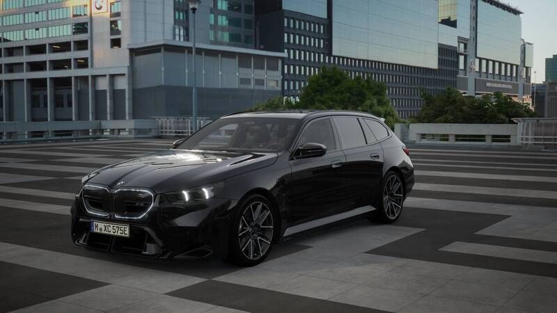 Saphirschwarz Nieuw 2024 BMW M5 Stationwagen | € 146.504 - Afbeelding 1/4