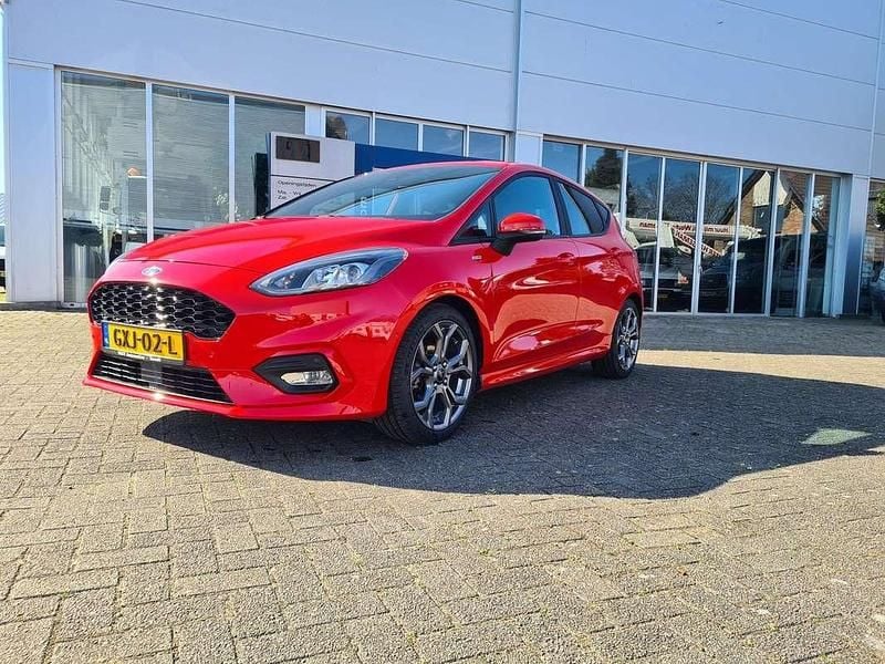 Rood Gebruikt 2021 Ford Fiesta Titanium Hatchback | € 15.499 (Goede deal) - Afbeelding 1/4