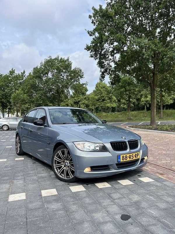 Occasion 2005 BMW 320 Sedan | € 3.000 (Eerlijke prijs) - Afbeelding 1/4