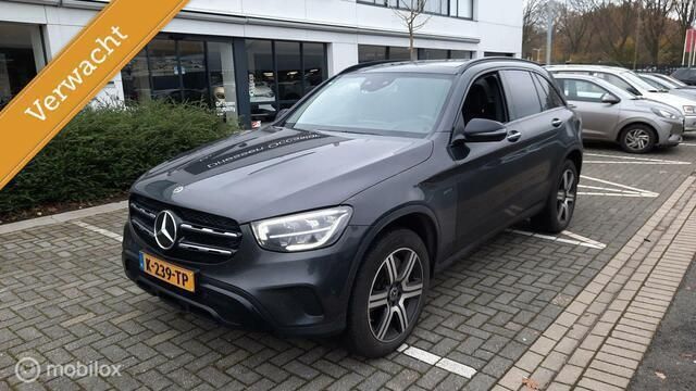 Grijs Gebruikt 2020 Mercedes GLC300 Business SUV | € 41.950 (Iets duurder) - Afbeelding 1/4