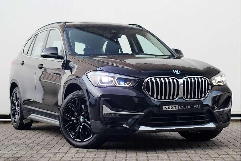 Zwart Gebruikt 2022 BMW X1 Executive SUV | € 28.500 (Goede deal) - Afbeelding 1/4