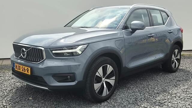Grijs Gebruikt 2021 Volvo XC40 SUV | € 32.490 (Goede deal) - Afbeelding 1/4