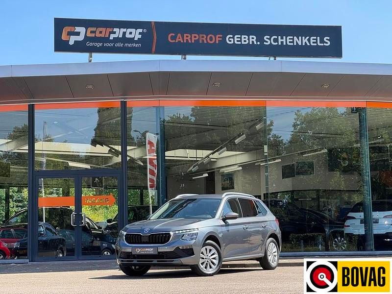 Grijs Gebruikt 2024 Skoda Kamiq Selection SUV | € 27.950 (Iets duurder) - Afbeelding 1/4