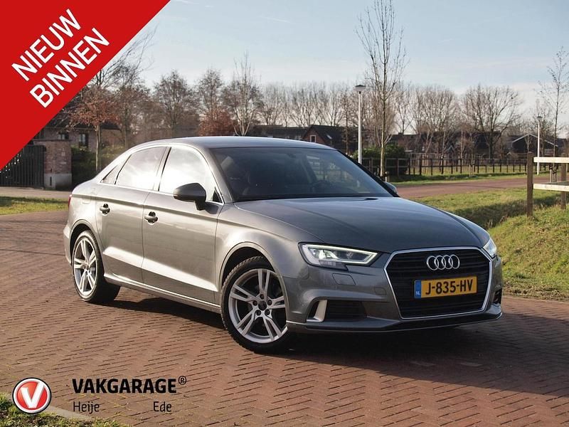 Grijs Occasion 2020 Audi A3 Basis Sedan | € 17.995 (Super prijs) - Afbeelding 1/4