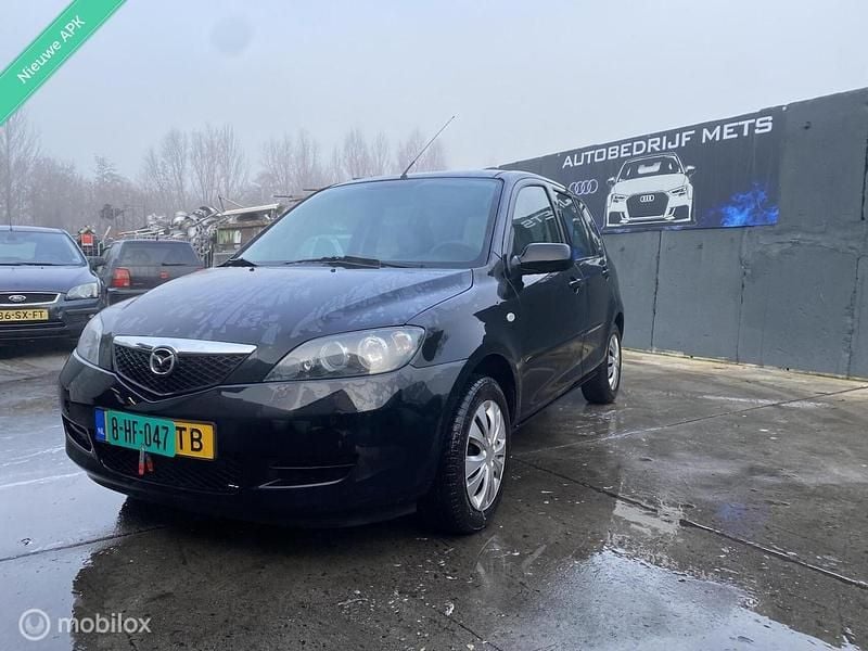 Zwart Occasion 2006 Mazda 2 Exclusive Hatchback | € 995 (Eerlijke prijs) - Afbeelding 1/4