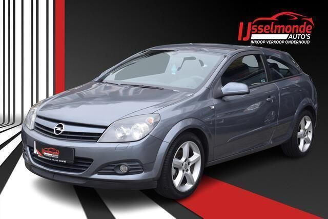 Grijs, metallic lak Gebruikt 2005 Opel Astra GTC Sport Hatchback | € 3.940 (Iets duurder) - Afbeelding 1/4