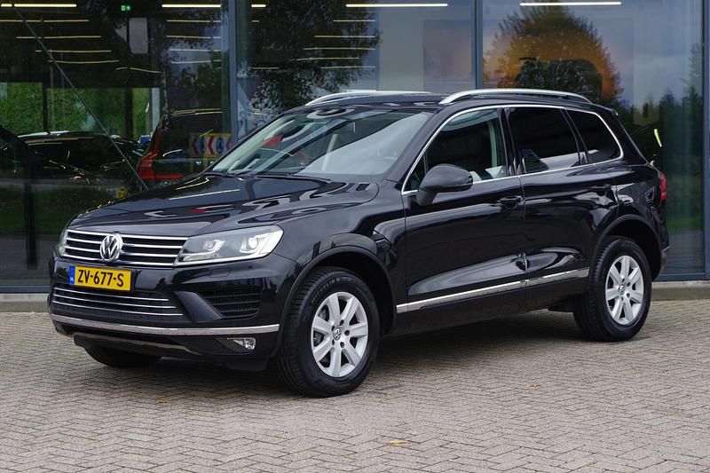 Zwart Occasion 2015 VW Touareg SUV | € 23.950 (Goede deal) - Afbeelding 1/4