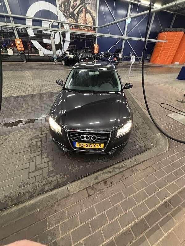 Grijs Occasion 2012 Audi A3 Hatchback | € 7.000 (Eerlijke prijs) - Afbeelding 1/4