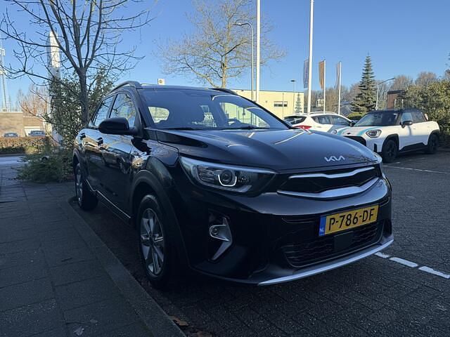 Occasion Kia Stonic 101 PK (74 kW) 2022 Zwart SUV