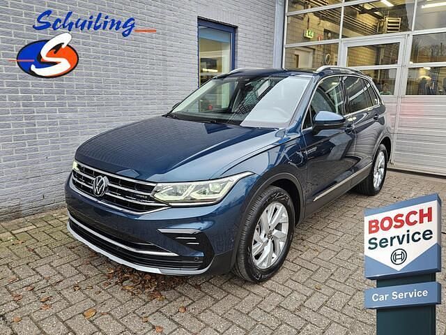 Blauw (metallic) Occasion 2023 VW Tiguan Elegance SUV | € 35.600 (Super prijs) - Afbeelding 1/4