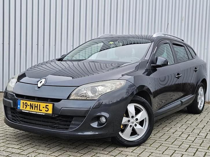 Gebruikt 2010 Renault Mégane III Dynamique Stationwagen | € 2.950 (Eerlijke prijs) - Afbeelding 1/4