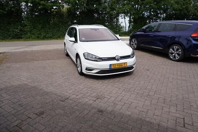 Wit Gebruikt 2018 VW Golf VII Comfortline Stationwagen | € 12.744 (Eerlijke prijs) - Afbeelding 1/4