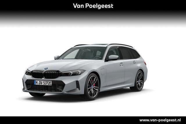 Grijs Gebruikt 2024 BMW 320 M Sport Stationwagen | € 59.995 - Afbeelding 1/4