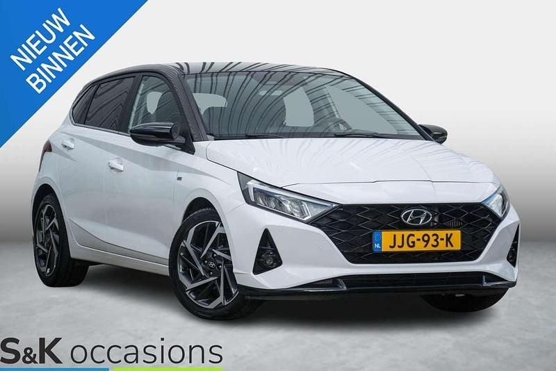 Wit Gebruikt 2022 Hyundai i20 Premium Hatchback | € 18.950 (Eerlijke prijs) - Afbeelding 1/4