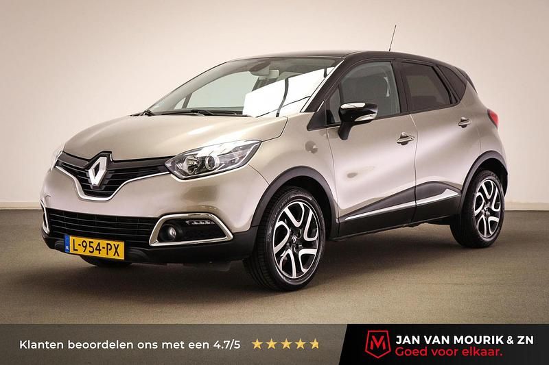Grijs Gebruikt 2015 Renault Captur Dynamique SUV | € 9.745 (Eerlijke prijs) - Afbeelding 1/4
