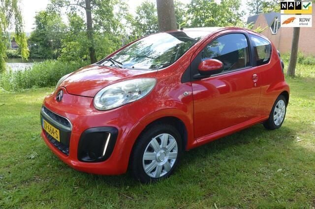 Rood Gebruikt 2012 Citroën C1 First Hatchback | € 2.750 (Goede deal) - Afbeelding 1/4