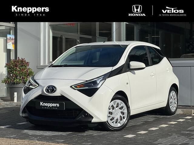 Wit Gebruikt 2019 Toyota Aygo X-play Hatchback | € 10.950 (Eerlijke prijs) - Afbeelding 1/4