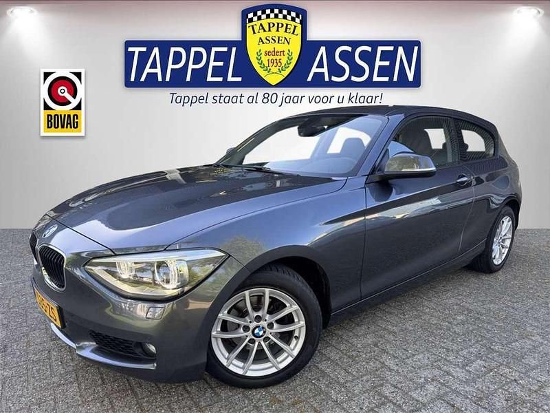 Grijs Gebruikt 2013 BMW 116 Hatchback | € 10.950 (Eerlijke prijs) - Afbeelding 1/4