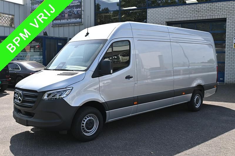 Zilver Gebruikt 2024 Mercedes Sprinter Van | € 47.950 - Afbeelding 1/4