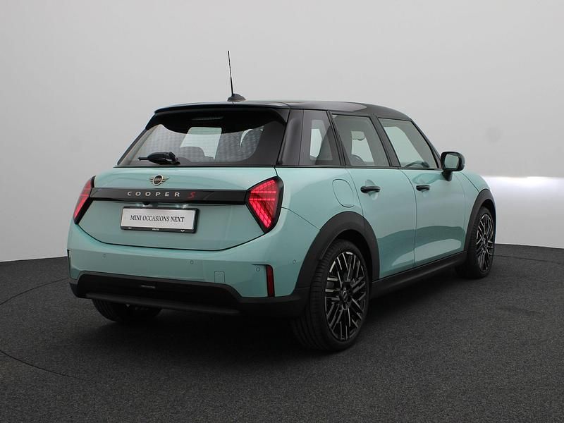 Occasion Mini Cooper S Favoured 204 PK (150 kW) 2025 Groen Hatchback