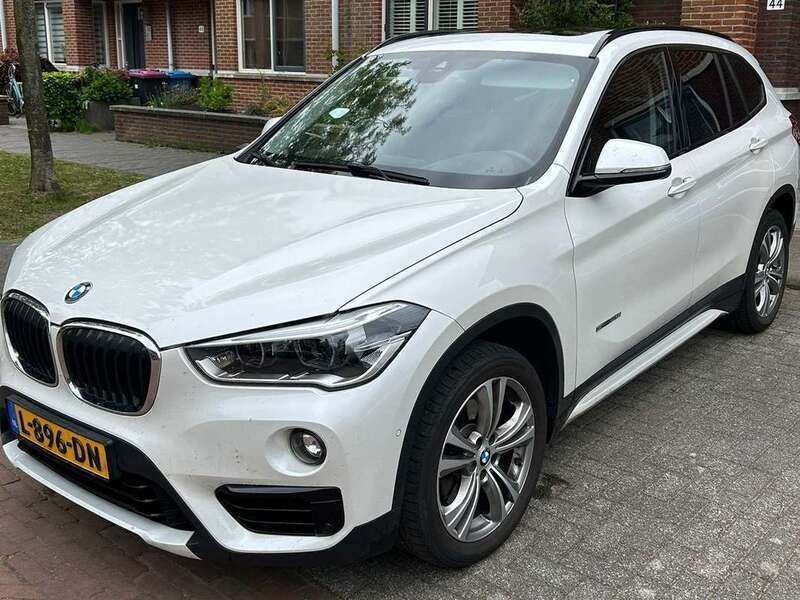 Wit Gebruikt 2018 BMW X1 SUV | € 23.000 (Iets duurder) - Afbeelding 1/4