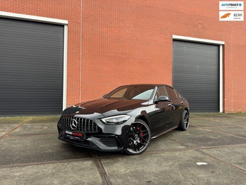 Zwart Gebruikt 2022 Mercedes C300 AMG line Sedan | € 52.495 - Afbeelding 1/4