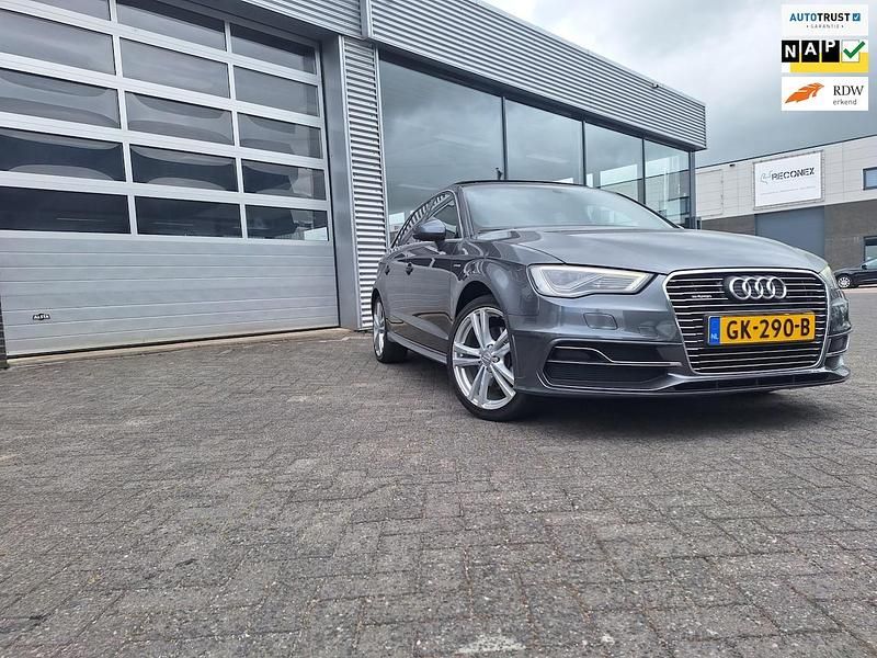 Occasion Audi A3 Sportback e-tron Ambition 2015 Grijs (metallic) Hatchback