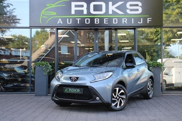 Blauw Gebruikt 2024 Toyota Aygo Pulse Hatchback | € 20.850 (Goede deal) - Afbeelding 1/4