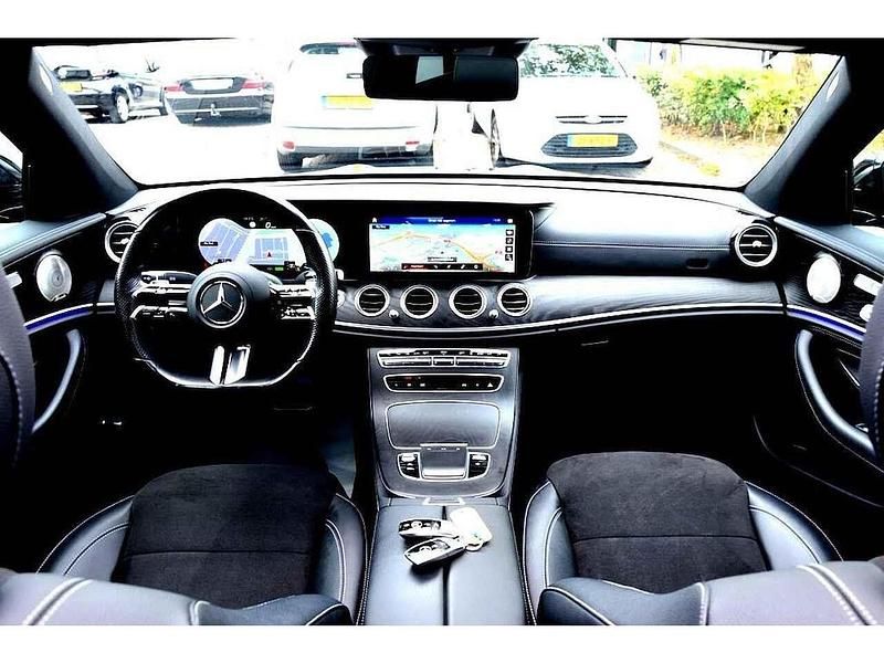 Occasion Mercedes E300 AMG line 294 PK (216 kW) 2022 Zwart Sedan