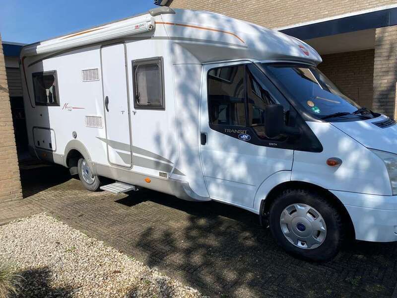 Wit Gebruikt 2008 Ford Transit Hatchback | € 28.000 - Afbeelding 1/4