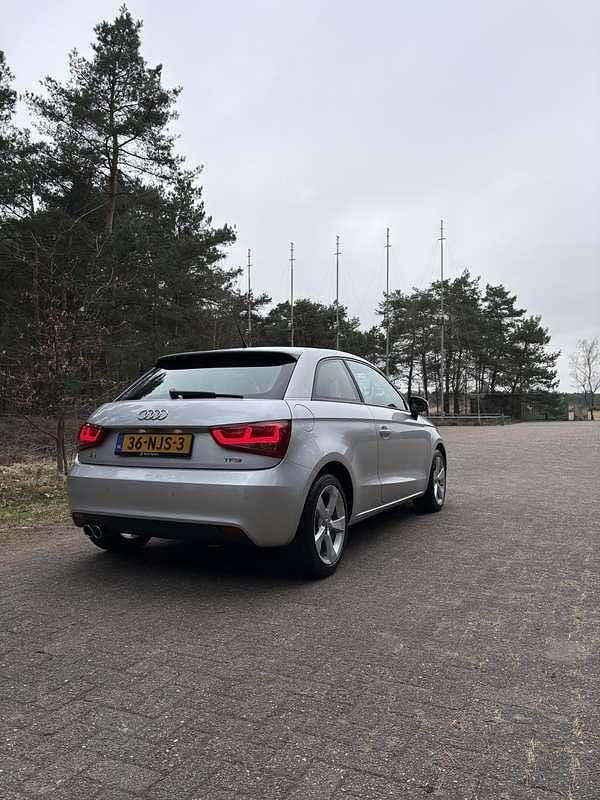 Grijs Gebruikt 2010 Audi A1 Business Hatchback | € 7.950 (Iets duurder) - Afbeelding 1/4