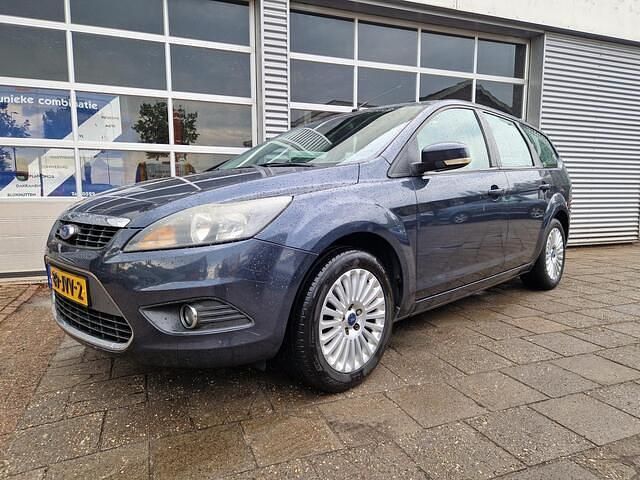 Grijs Gebruikt 2009 Ford Focus Titanium Stationwagen | € 1.999 (Eerlijke prijs) - Afbeelding 1/4