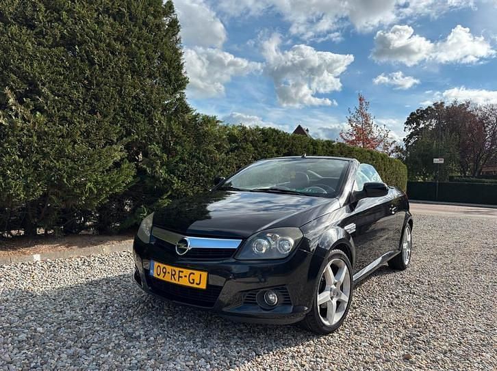 Gebruikt 2005 Opel Tigra | € 1.650 - Afbeelding 1/4