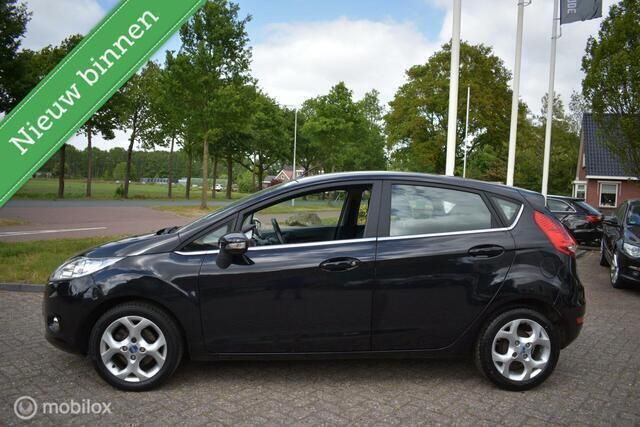 Zwart Gebruikt 2009 Ford Fiesta Titanium Hatchback | € 3.499 (Eerlijke prijs) - Afbeelding 1/4
